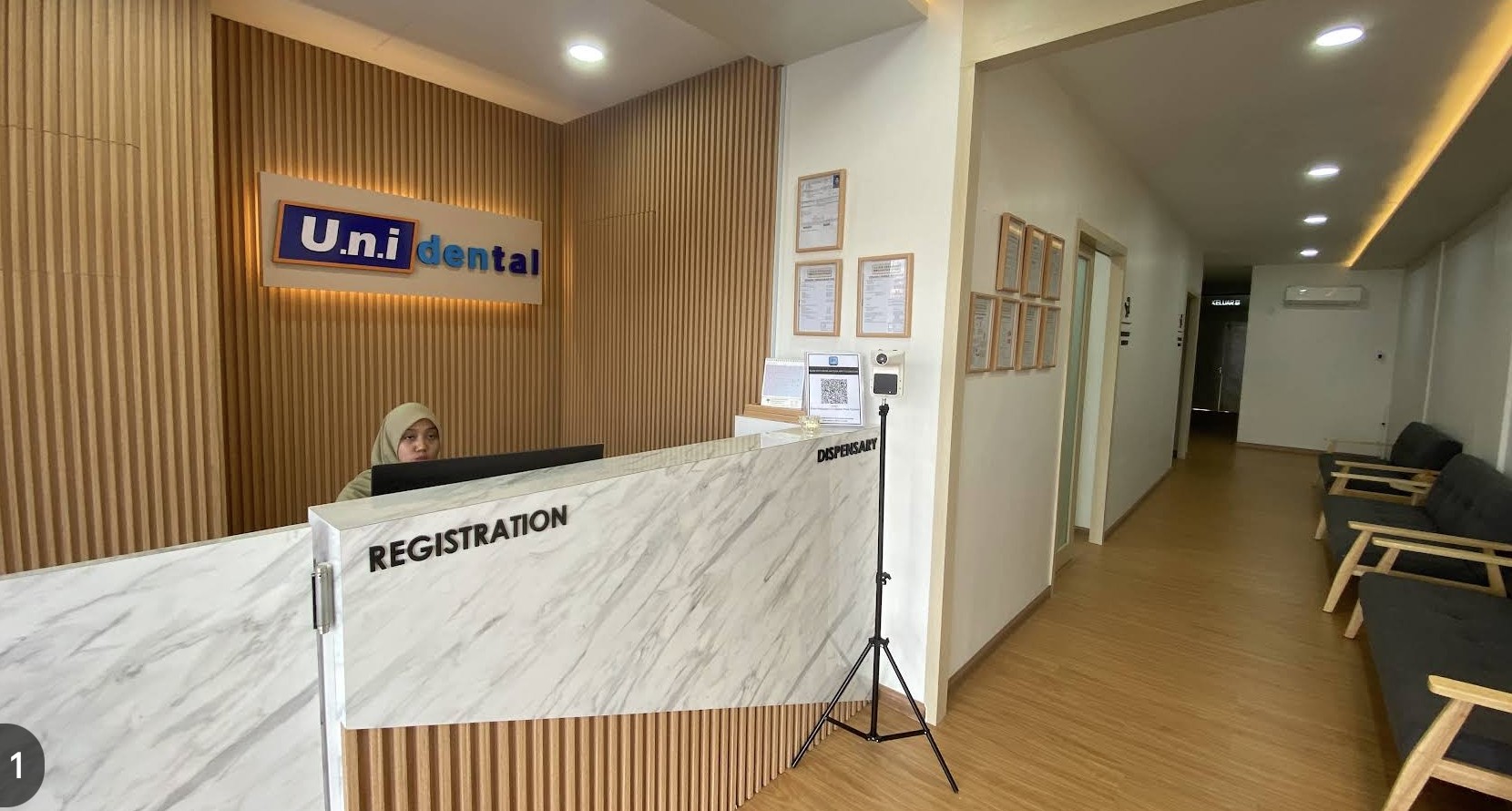 Kaunter pendaftaran Klinik Pergigian u.n.i Dental Pasir Tumboh